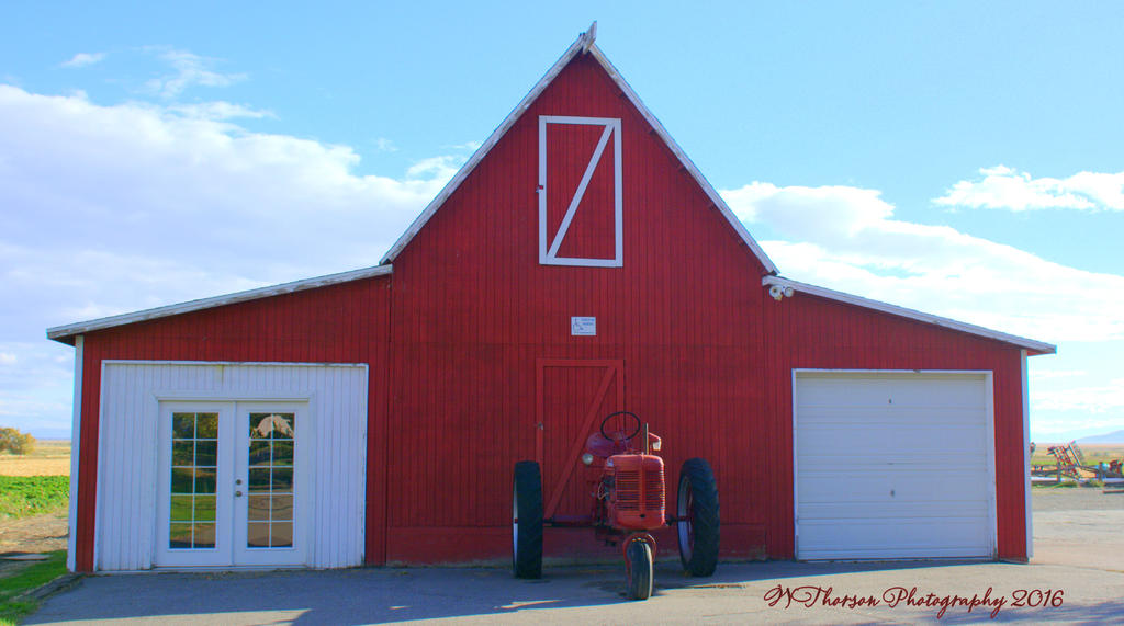Red Barn 10-3-2016.jpg