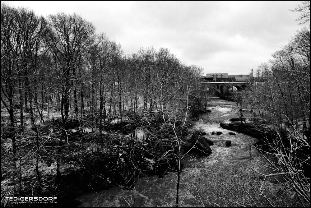 Rocky River Late Winter Snow BW 7_342.JPG