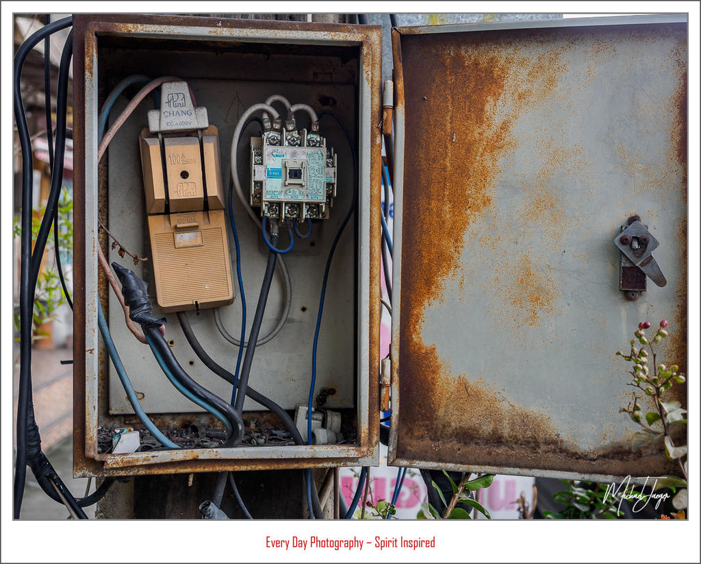 safty-1-2.jpg