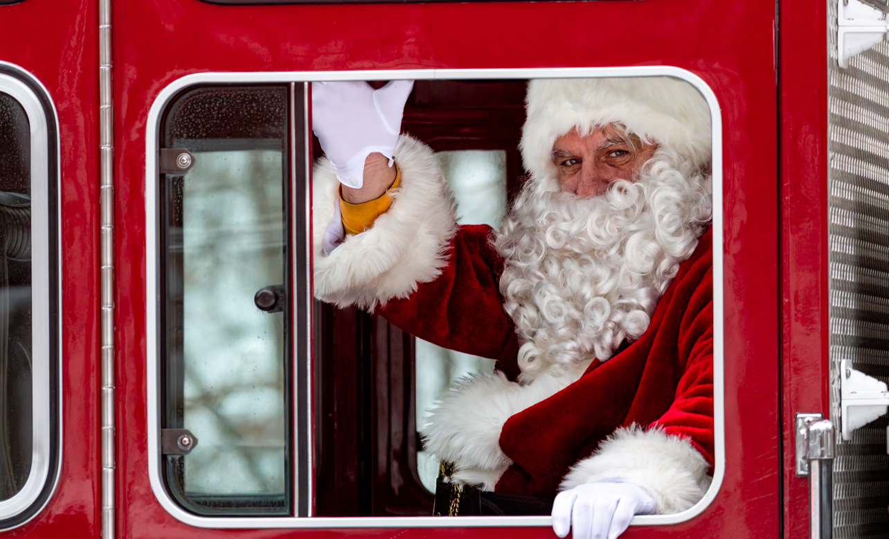 Santa Waves 1 (1 of 1).jpg