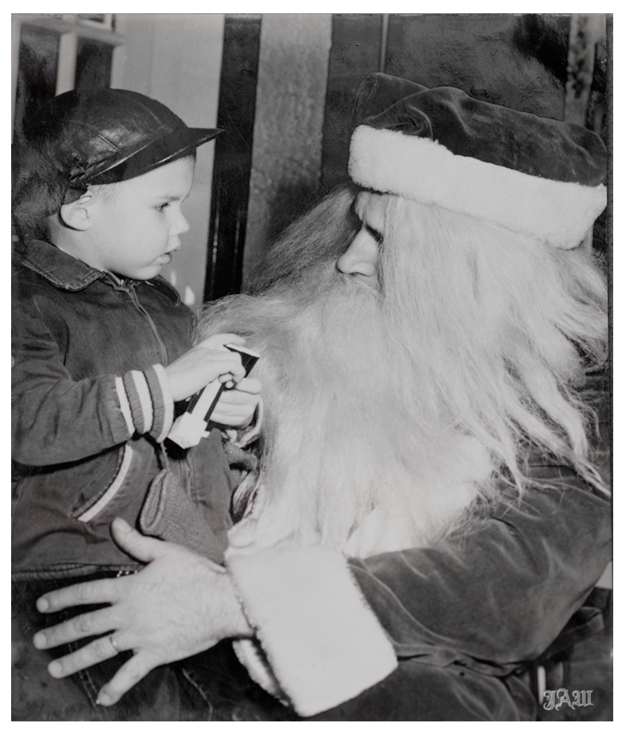 santa_child_71d_7802-jpg.385857
