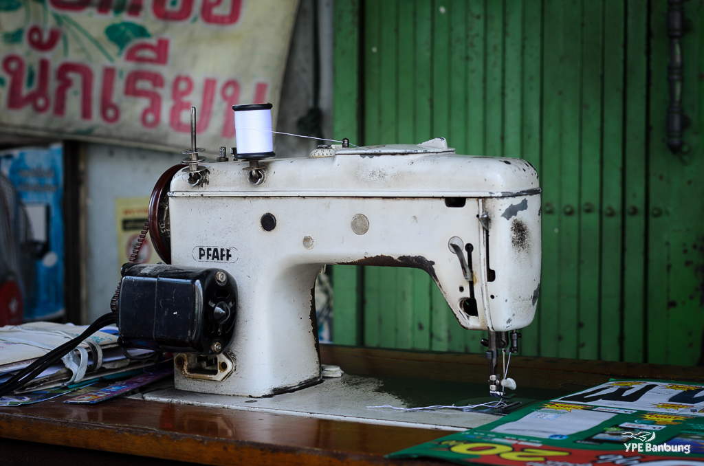 sewing-machine-1.jpg