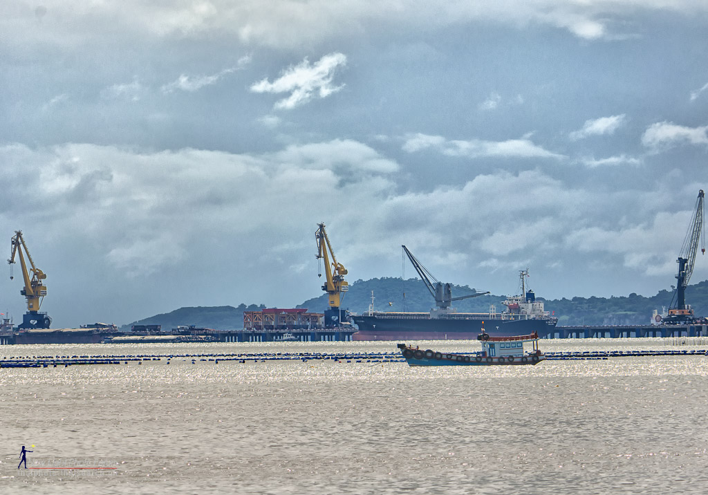 ship-1.jpg