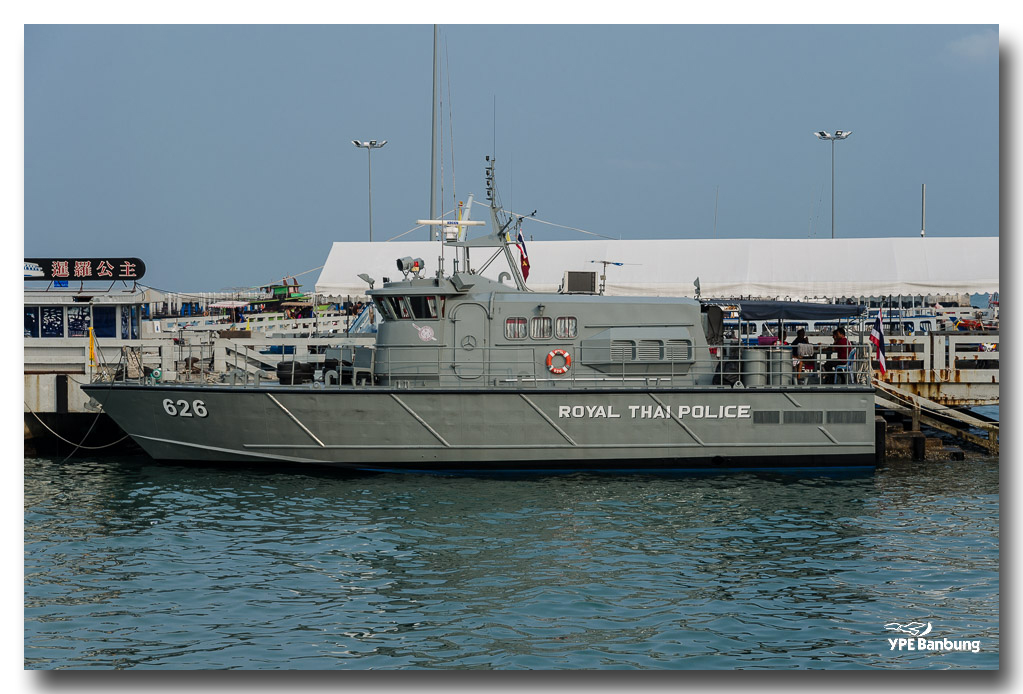 ship-leaving-1.jpg