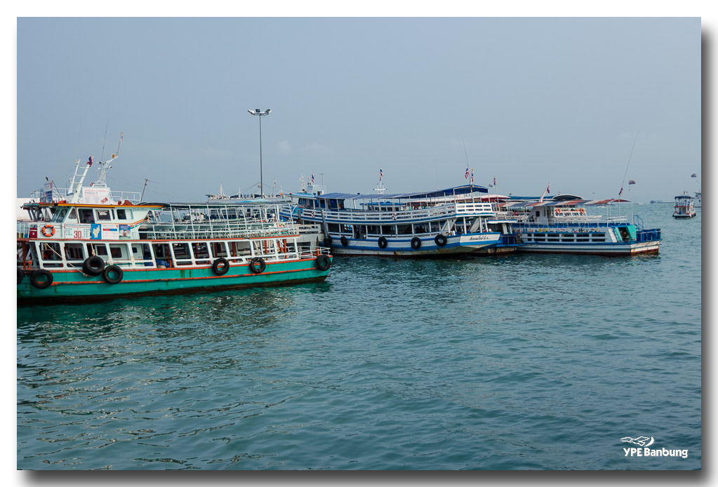 ship-leaving-4.jpg