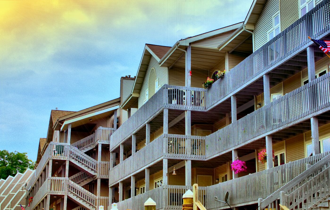 shipwatch condos 1400.jpg