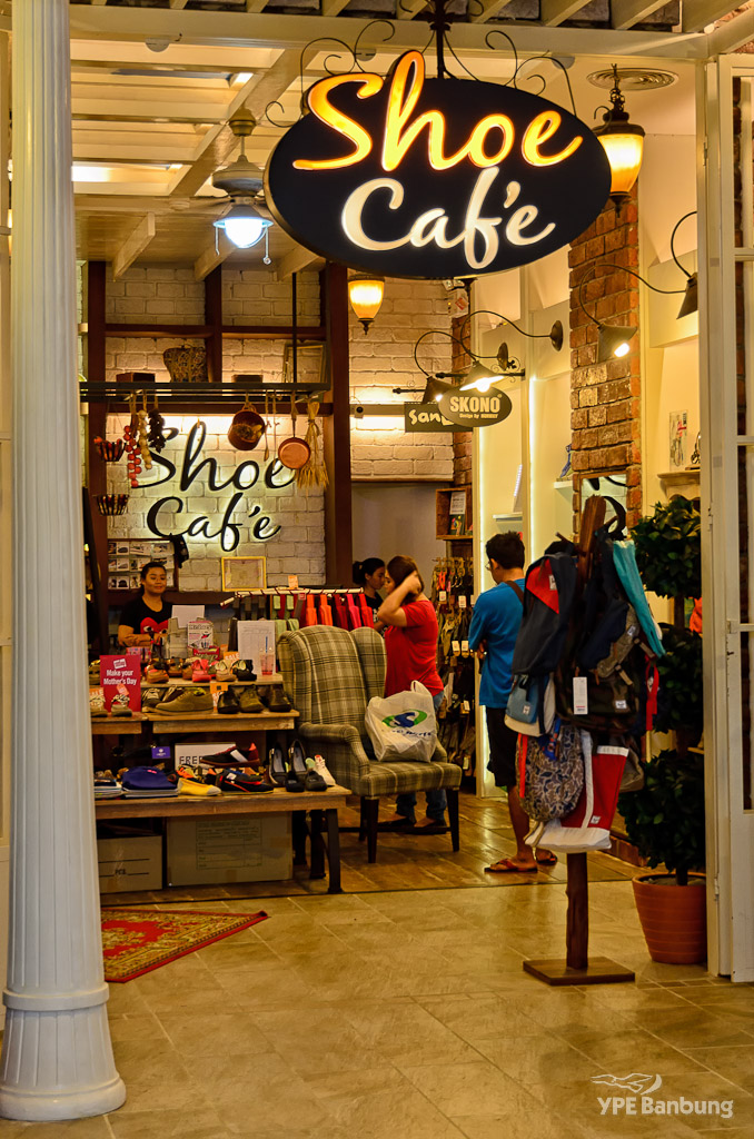 shoe-cafe-1.jpg