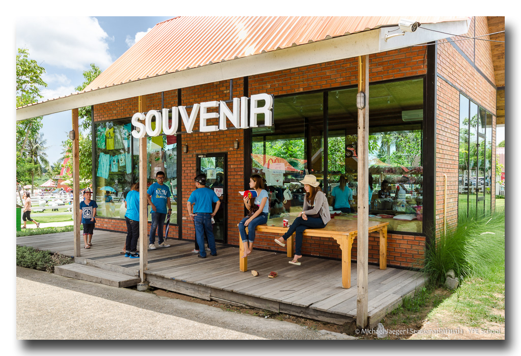 sitting-souvenir.jpg