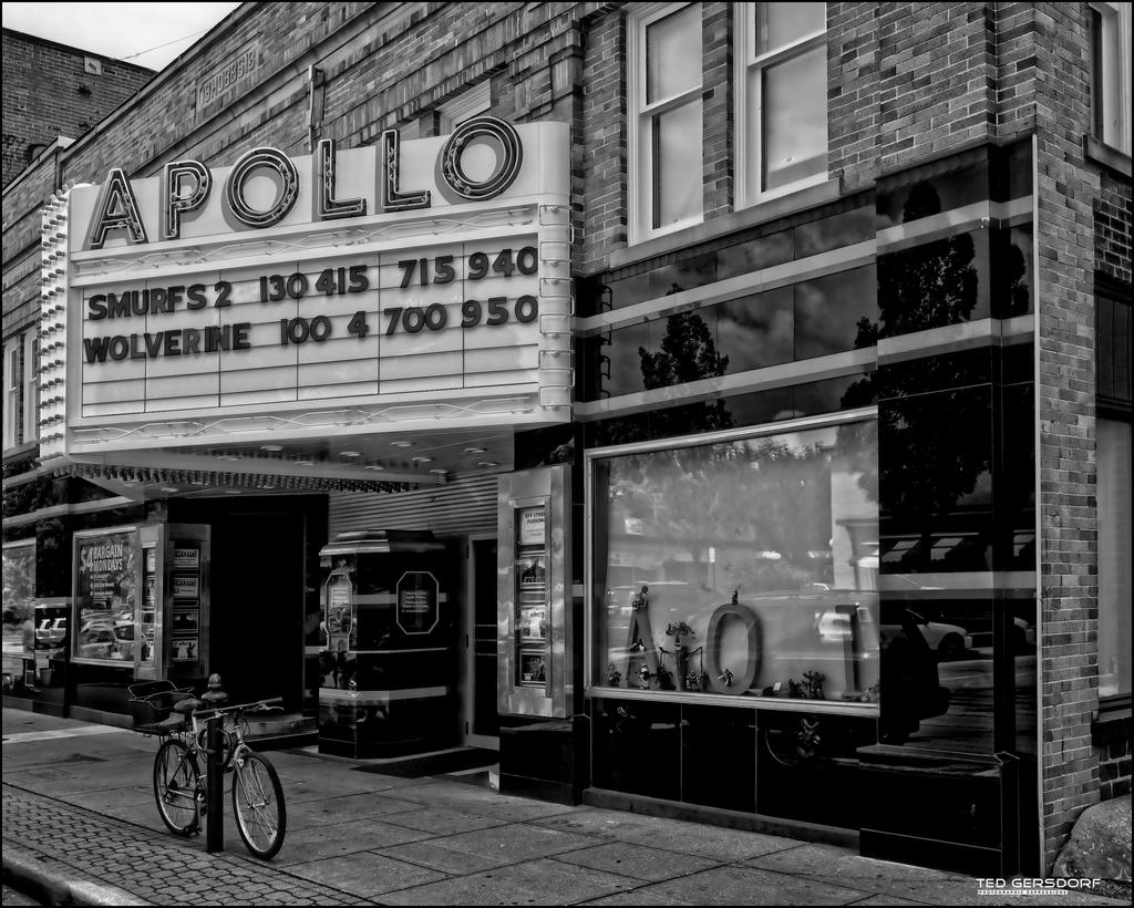 Smurfs at the Apollo 2013 BW.jpg