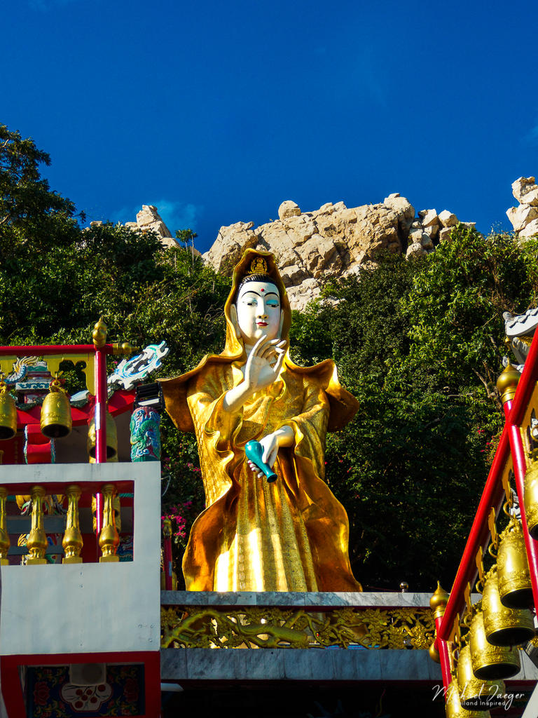 statue-1.jpg