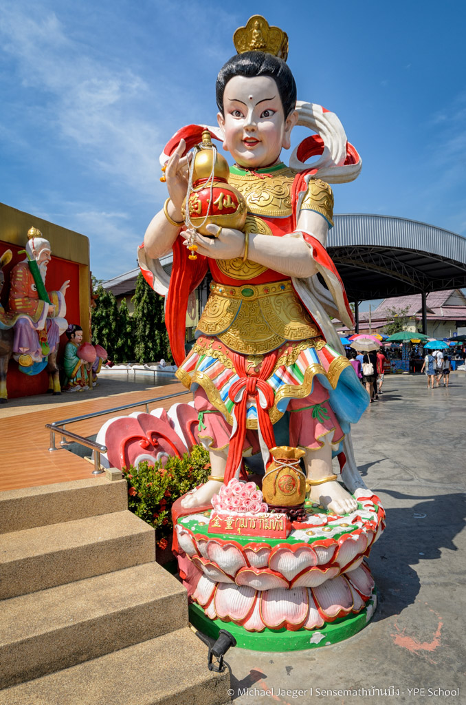 statue chanchengsao.jpg
