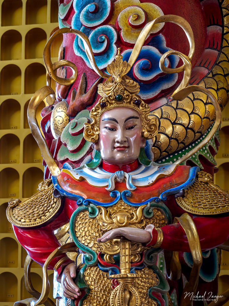 statue2.jpg