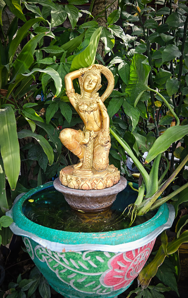 statueflower-1.jpg