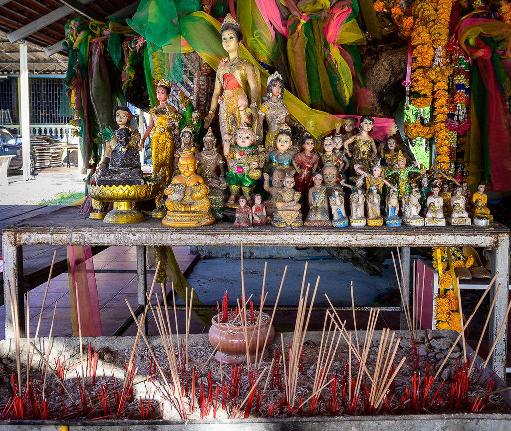 statues-1-2.jpg