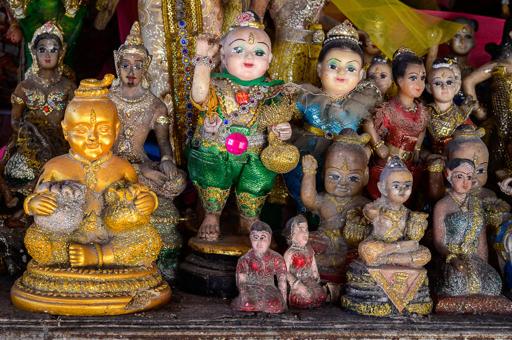 statues-1.jpg