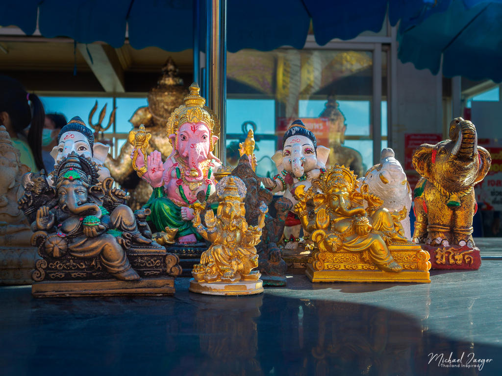 statues-1.jpg