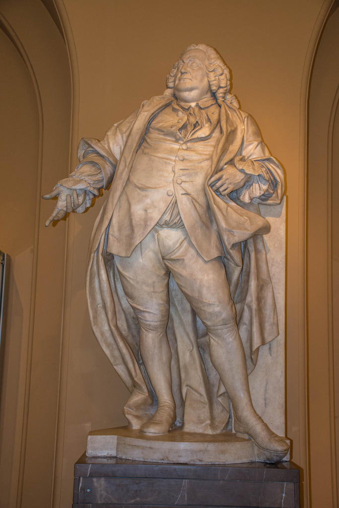 Statues-11.jpg