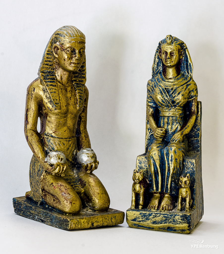 statues-3.jpg