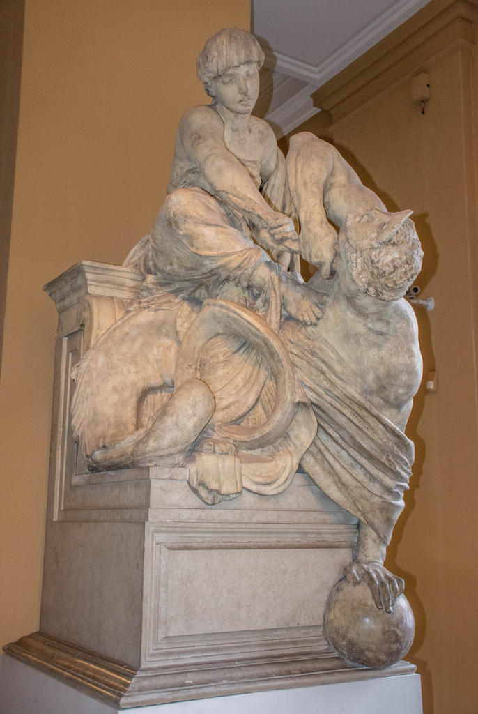 Statues-7.jpg