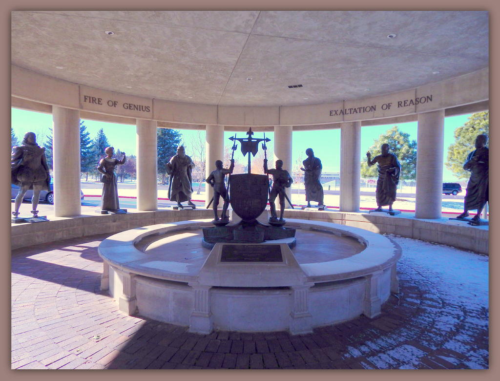 Statues at SUSU.jpg