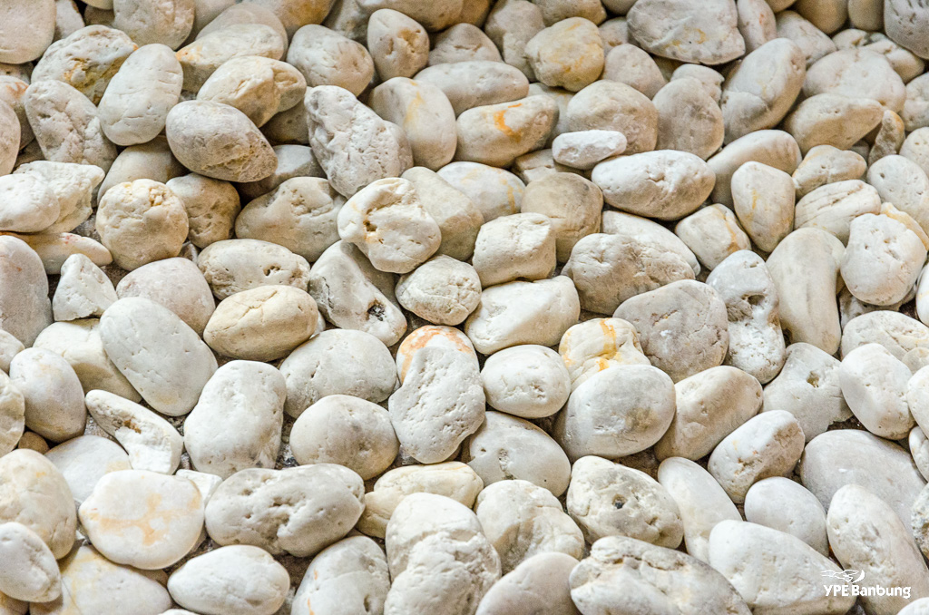 stones-indoor-1.jpg