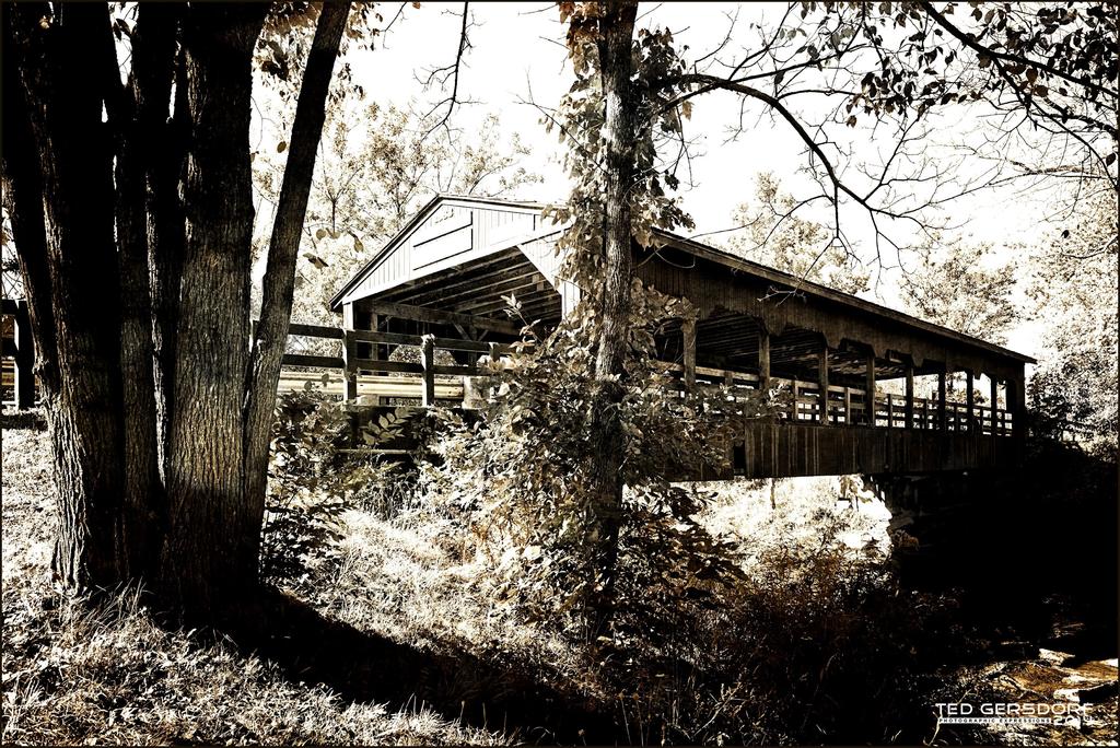 Strongsville Covered Bridge BW.jpg