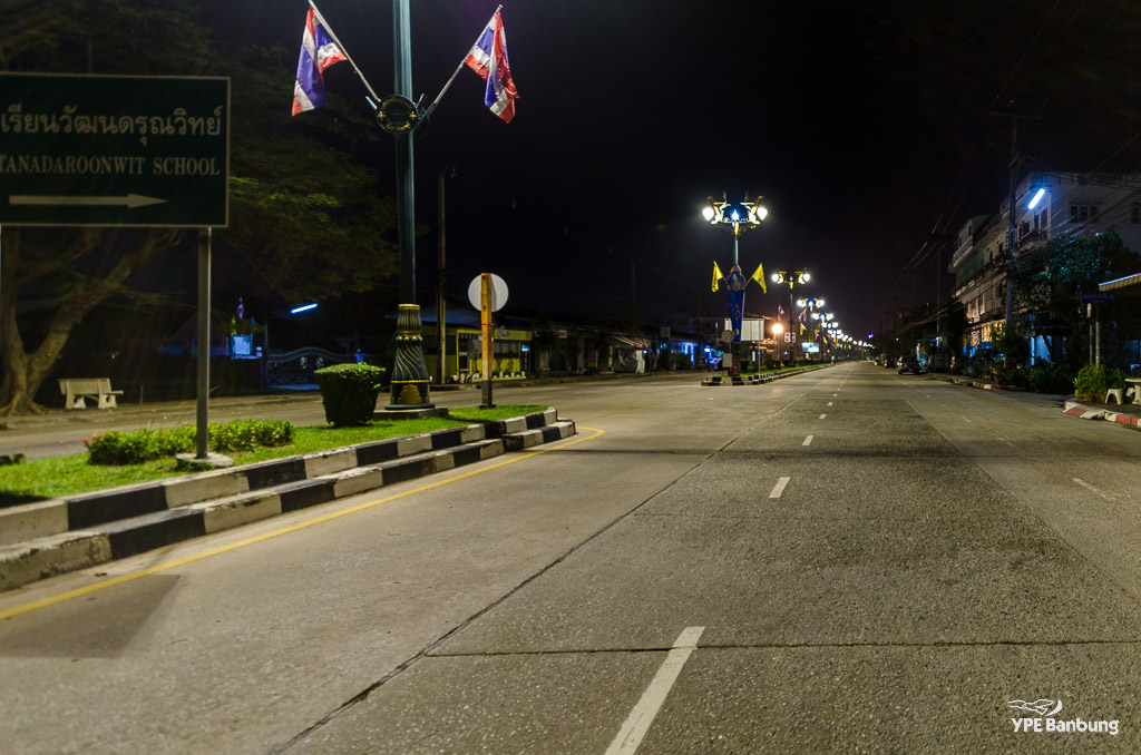 sunday-morning-at-Banbung-wb-1.jpg