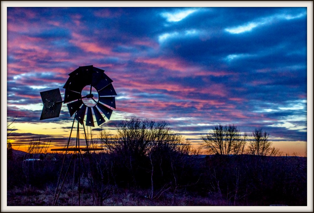 SUNDOWN-004.jpg
