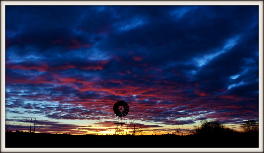 SUNDOWN-005.jpg