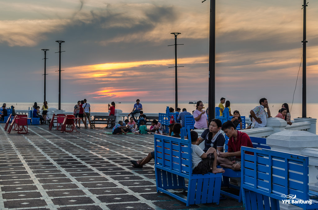 sunset-bangsaen-dinner-1.jpg
