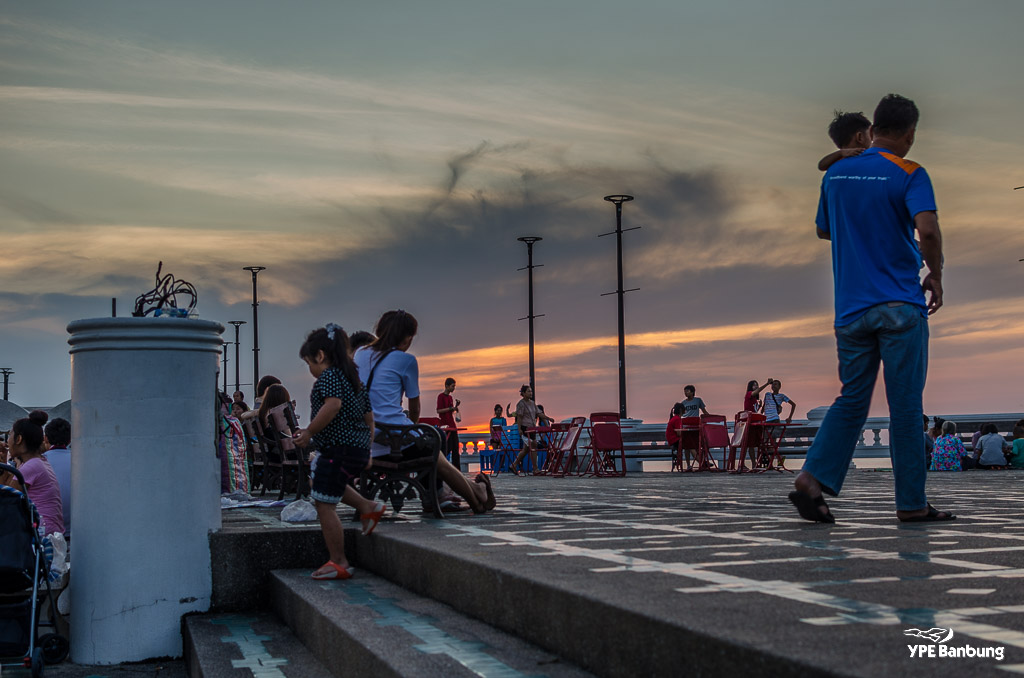sunset-bangsaen-dinner-5.jpg