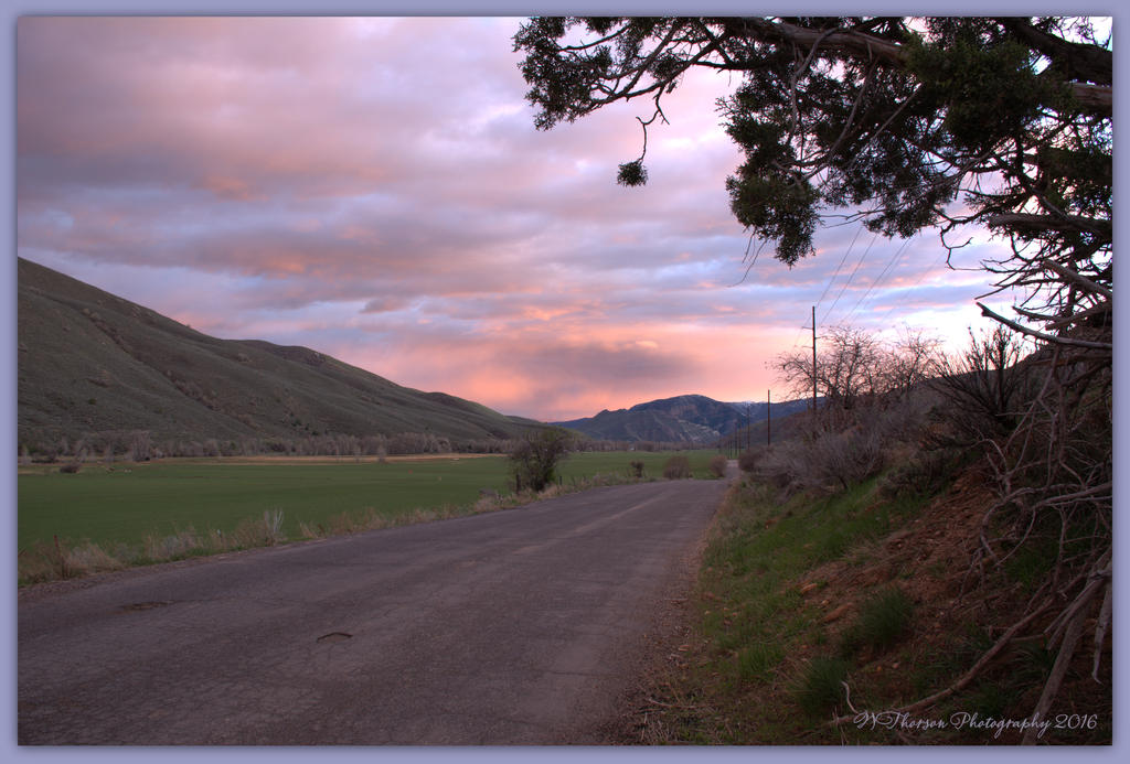 Sunset in Lost Creek Canyon 4-16-2016.jpg