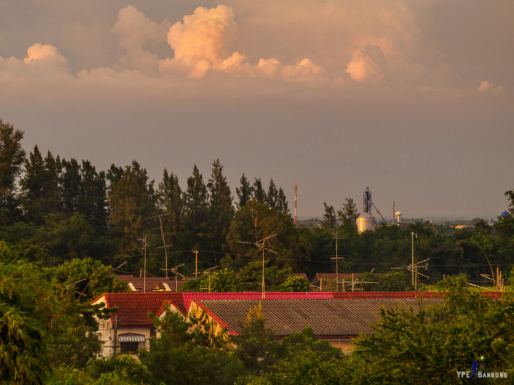 sunset-over-banbung-2.jpg