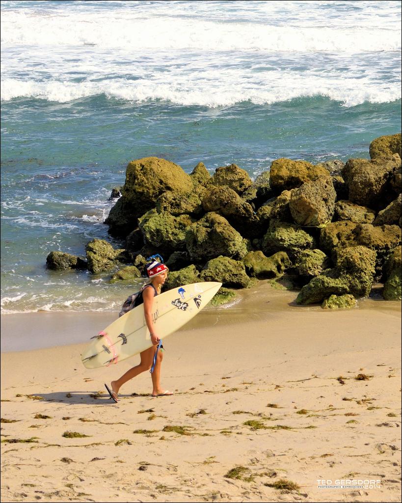 Surfer Girl 2.jpg