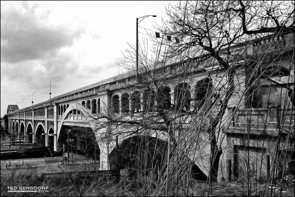 The Veterans Memorial Bridge S.jpg