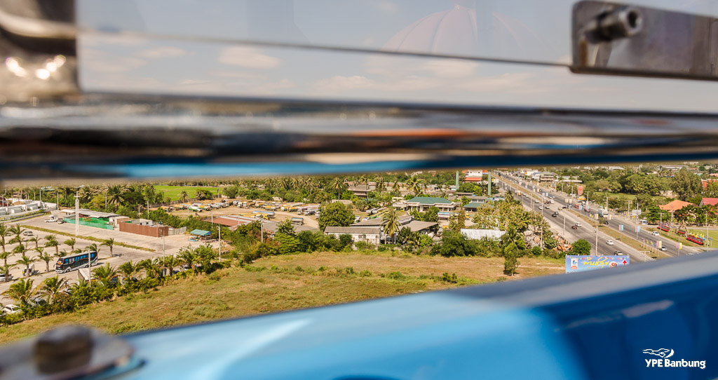 through-a-gap-of-a-big-wheel-gondola-1.jpg