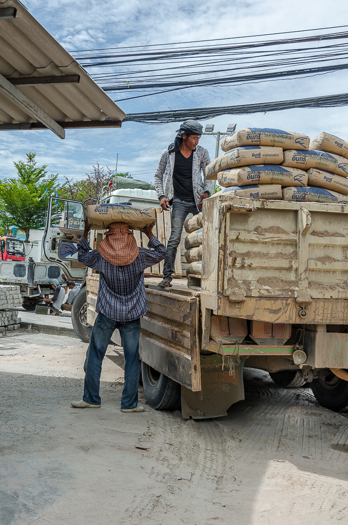 unloading-5.jpg