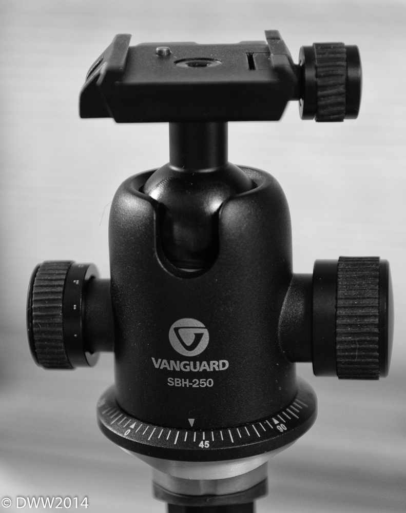 Vanguard 2500 (1 of 1).jpg