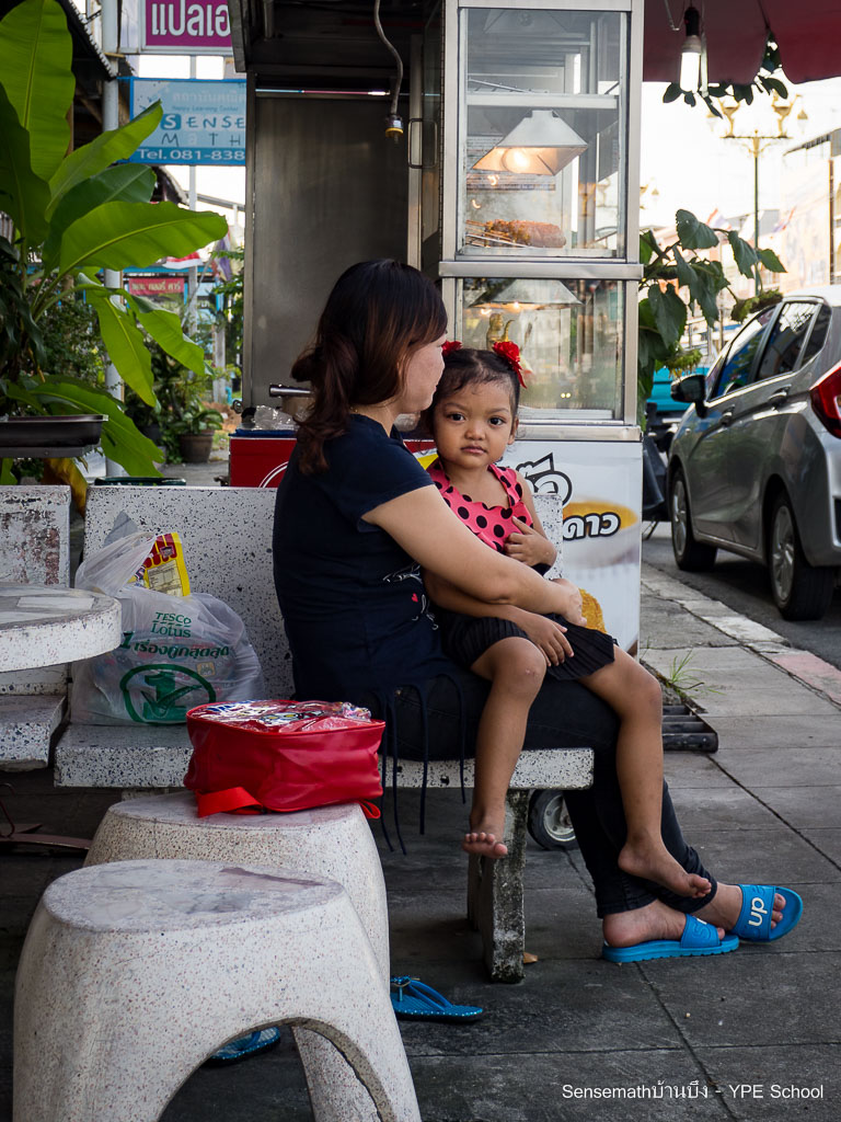 waiting-of-the-bus.jpg