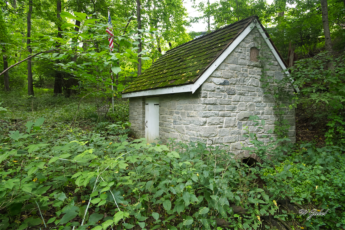 WBlackSpringHouse1245 sm.jpg