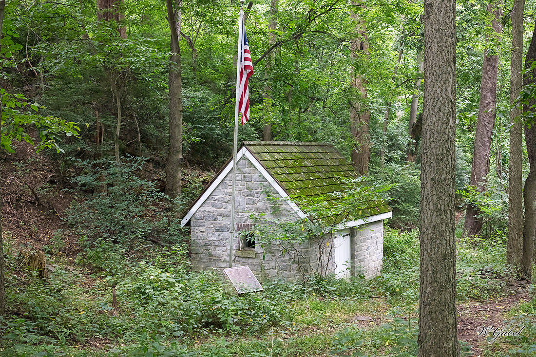 WBlackSpringHouse1251 sm.jpg