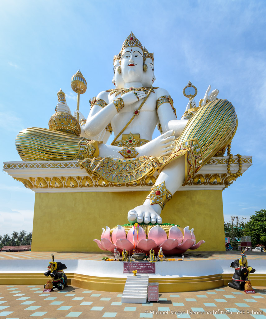 white statue1.jpg