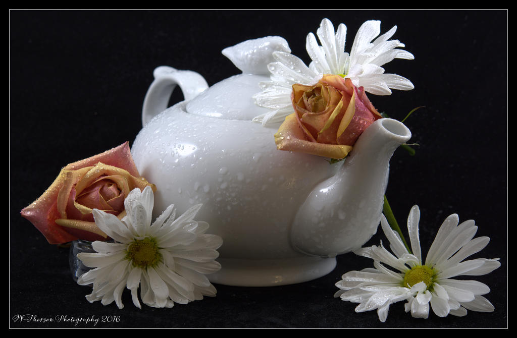 White Tea Pot with Dasies and Roses 5-14-2016.jpg