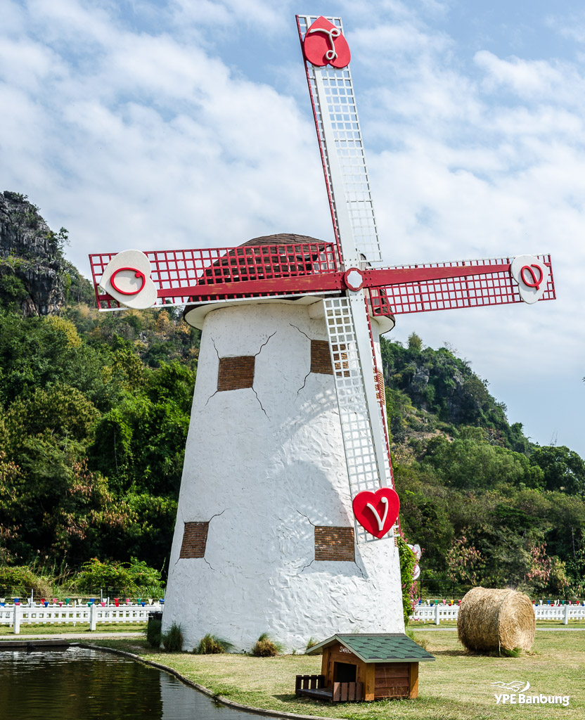 windmill-1.jpg