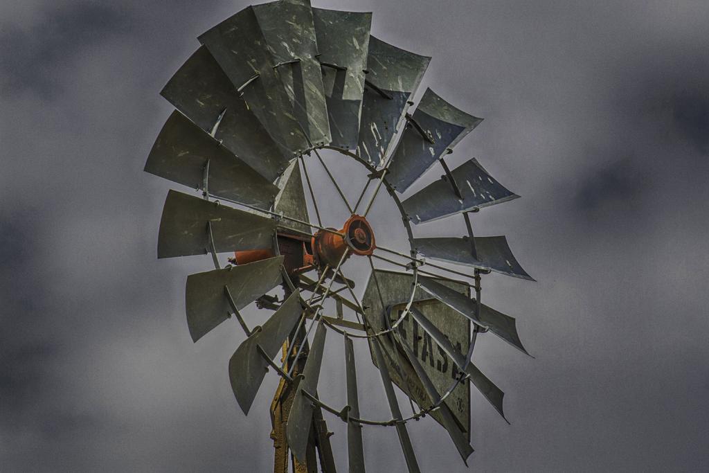 windmillclose1.jpg