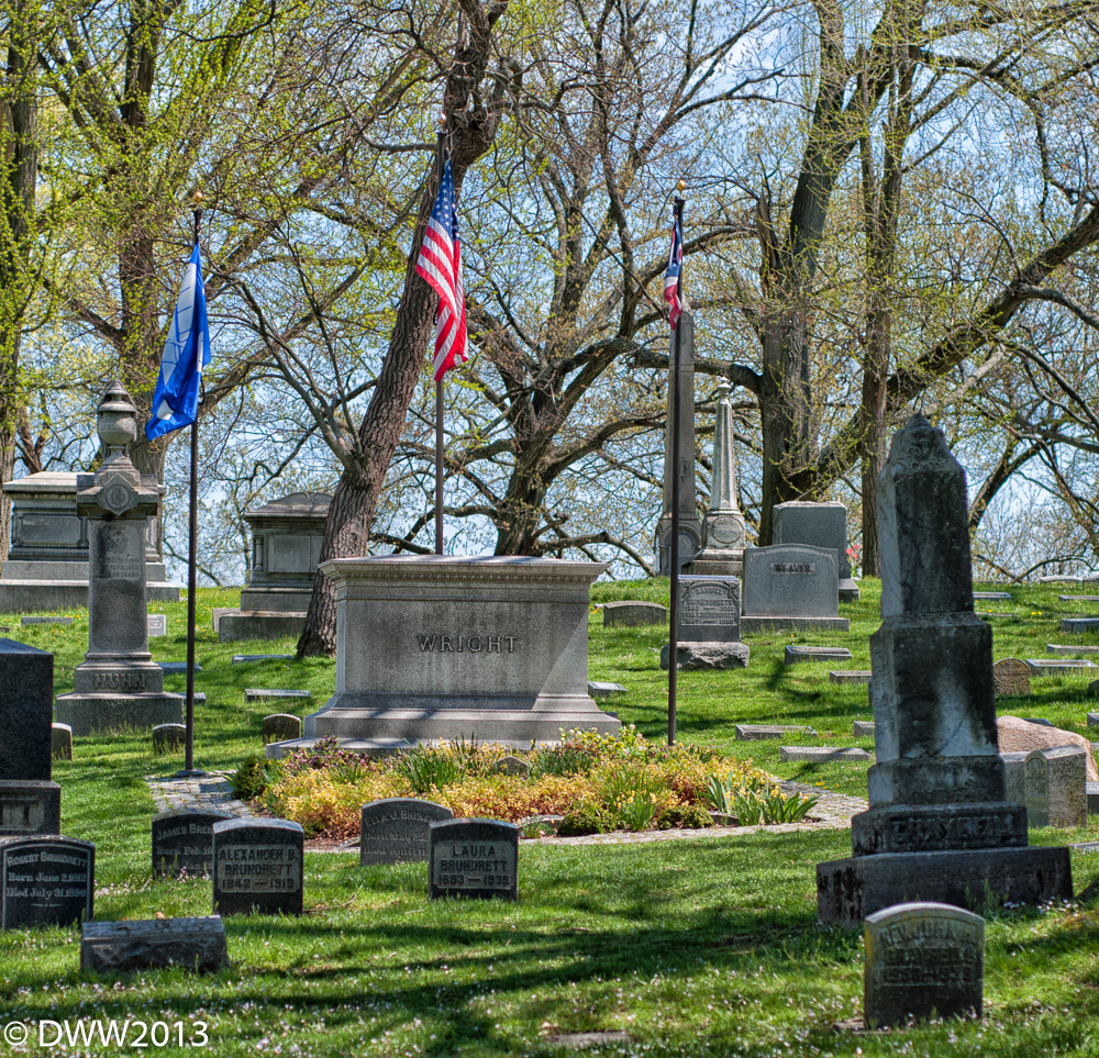 Wright brothers Grave.jpg