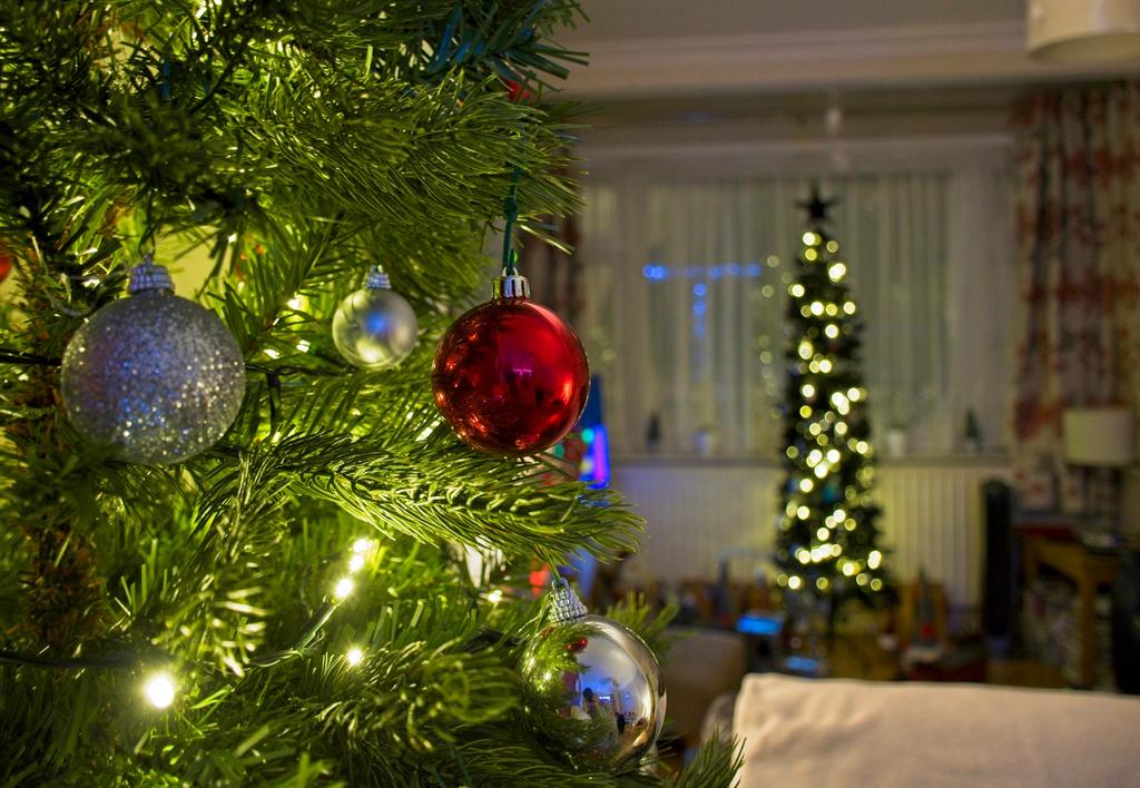 Xmas ball.jpg