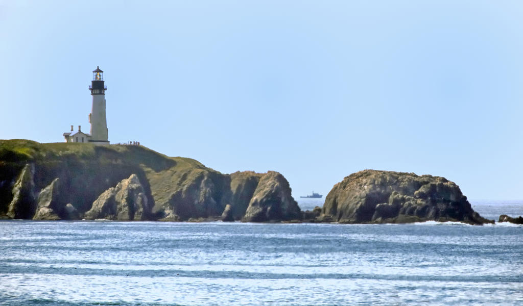 Yaquina Head Lighthouse 02_L sm.jpg