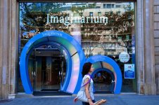 Toy store entrance in Barcelone.jpg
