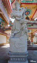 Nacha-Sa-Thai-Chue-Shrine-48.jpg